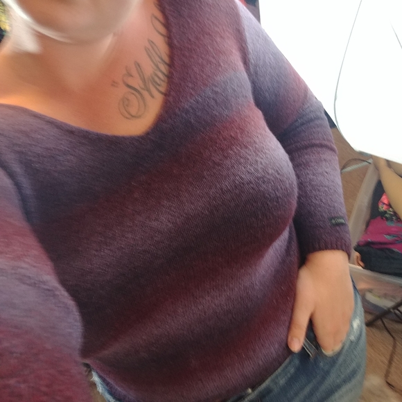 Columbia • V-Neck Purple Stripe Wool Blend Stretch Comfy Sweater Medium